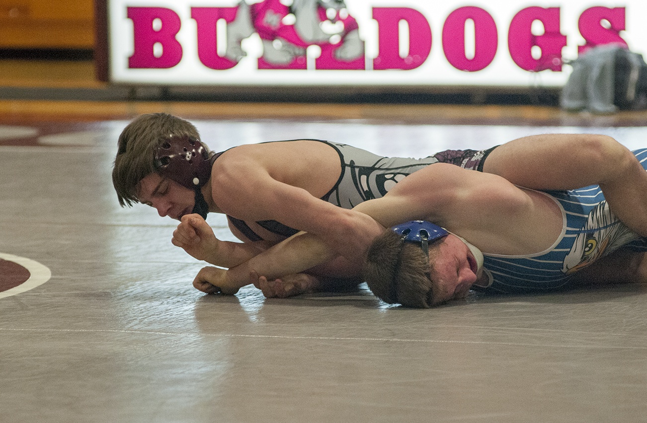 Forefeits help Monte wrestlers beat Elma, 55-21