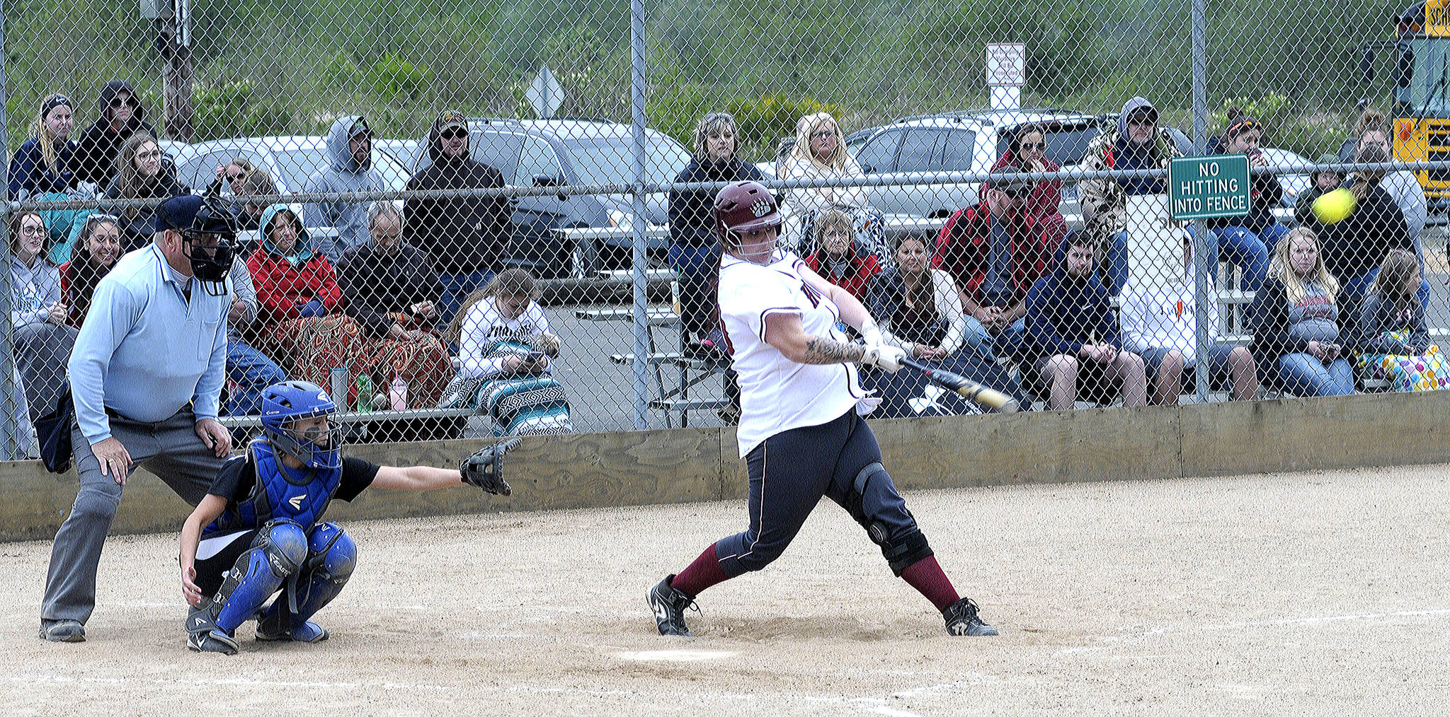 Long ball powers Elma softball over Hoquiam